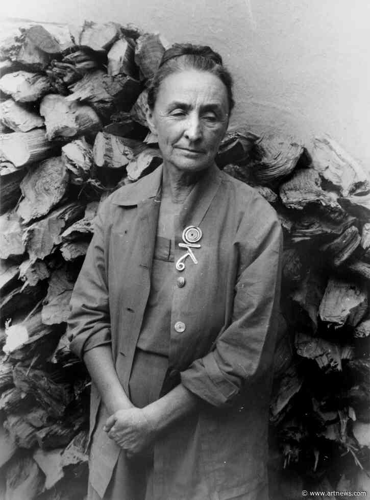 How Georgia O’Keeffe Became One of the Most Celebrated American Artists of the 20th-Century