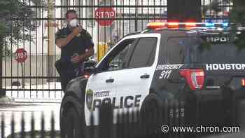 Men in reflective vests rob credit union inside Houston Budweiser brewery