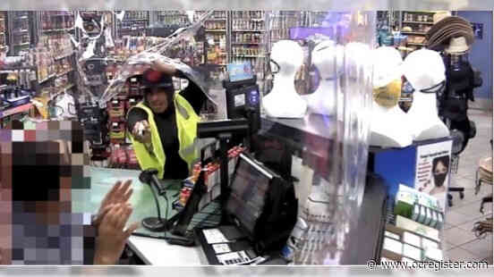 Video: Suspects in armed robbery at Santa Ana gas station sought