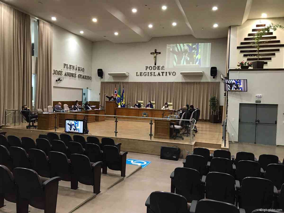 Vereadores aprovam cassação do mandato do prefeito de Agudos - G1