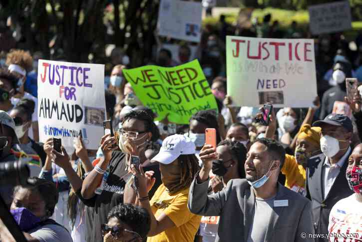 911 call, text hint at confrontation days before Arbery shot