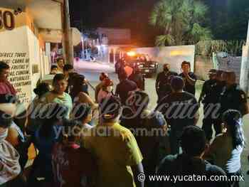 Armados con palos y machetes, vecinos expulsan a familia en Ticul (fotos) - El Diario de Yucatán