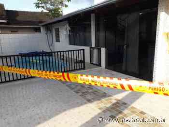 Idosa é encontrada morta em piscina residencial de Gaspar | NSC Total - NSC Total