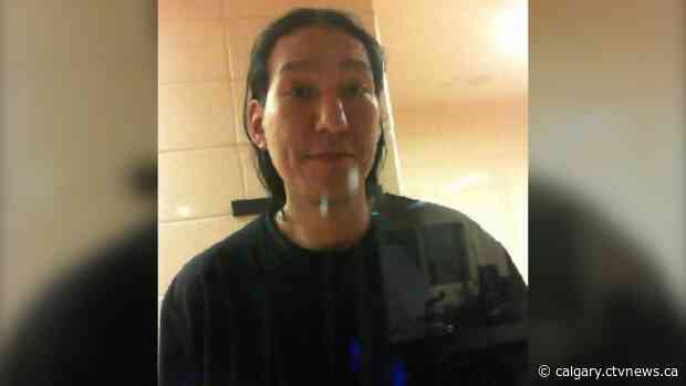 Warrants issued for high-risk offender who allegedly pleasured himself while spying on girl