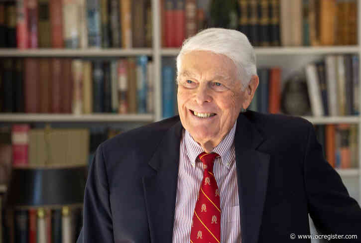 USC’s Tom Capehart receives long awaited degree at 85