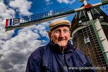 Molenaar Frits (100) wil zijn werk nog niet helemaal overdragen: ‘Met de rollator lukt het nog best’