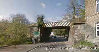 Police hunting trucker - for kissing woman on the cheek