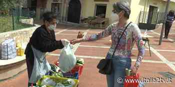 Sala Consilina, segnali di speranza. Il mercato settimanale riparte da frutta e verdura a km 0: LE INTERVISTE - Italia2TV