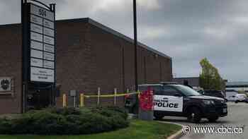 2 men dead following shooting in parking lot in Oakville