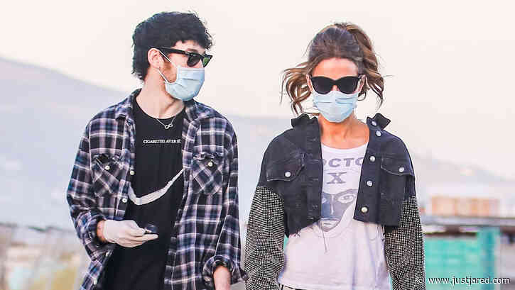 Kate Beckinsale Goes For a Sunset Walk with Boyfriend Goody Grace!