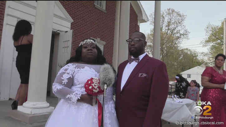 New Castle Couple Get Married With Drive-By Wedding Ceremony