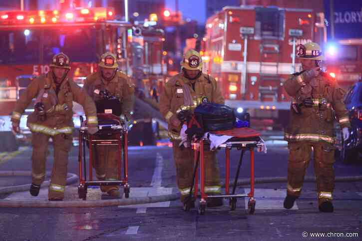 11 Los Angeles firefighters hurt while running from blast