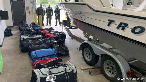 U.S. authorities report 2 big drug seizures at Canadian border in 3 days