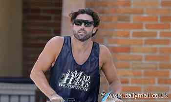 Brody Jenner bares his biceps but goes mask-free to pick up case of Coors Light beer in Malibu
