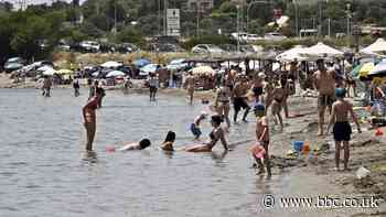 Coronavirus: 'Busy but manageable' at England's beauty spots