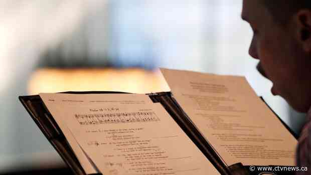 Does singing spread coronavirus? Choir outbreaks raise concerns