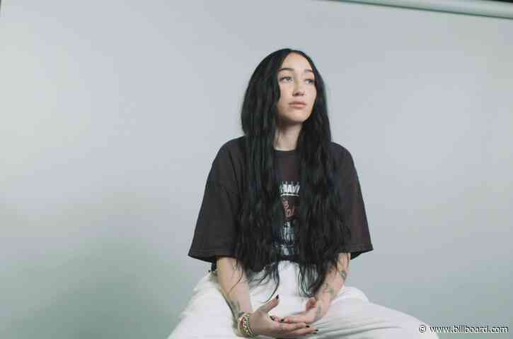 Noah Cyrus Tears Up Discussing New Song About Growing Up as Miley’s Little Sister: Watch
