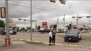 Elderly woman fatally stabbed in the chest while leaving Walgreens, Houston police say - KSAT San Antonio