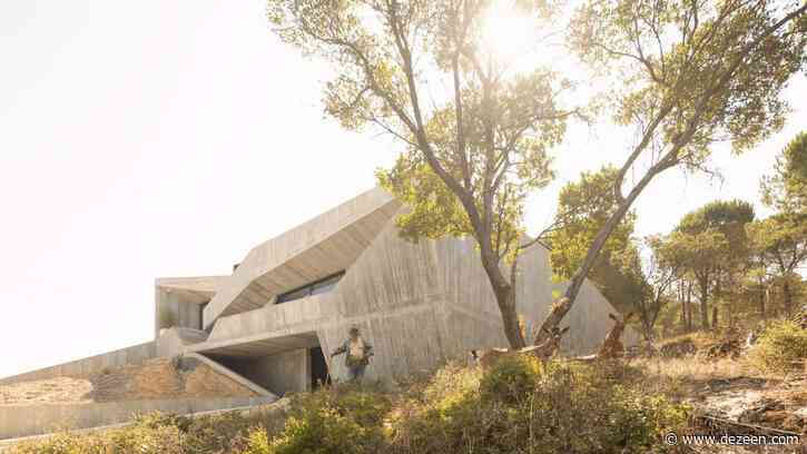 Contaminar Arquitetos designs Casa Povo to be an "inhabited and humanised cave"