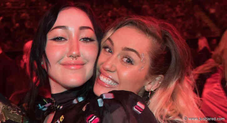Noah Cyrus Admits It Was 'Unbearable' Growing Up in Sister Miley's Shadow