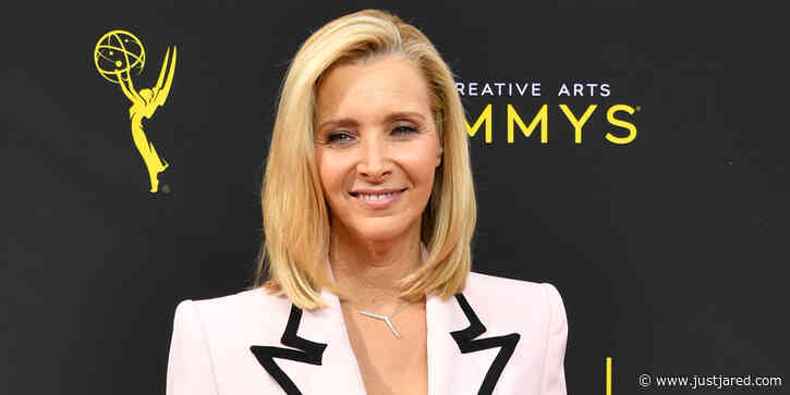 Lisa Kudrow Had To Instruct Family To Not Hug Each Other at Her Mother's Funeral