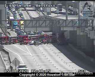 Southwest Freeway closed after fatal wreck involving big rig
