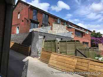 House backing onto Doffcocker Lodge must remove unapproved extension