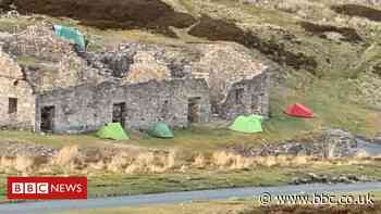 Coronavirus: 'Hundreds' breach Covid-19 restrictions in Yorkshire