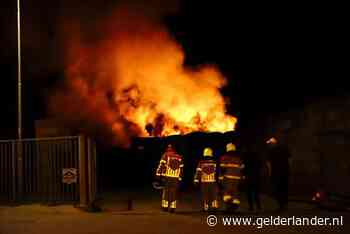 Grote buitenbrand bij AVG in Heijen