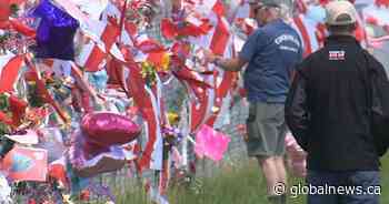 Makeshift memorial in Kamloops, B.C., growing for fallen Snowbirds captain