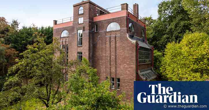 What is the secret of the laughing buttocks? The great British art quiz