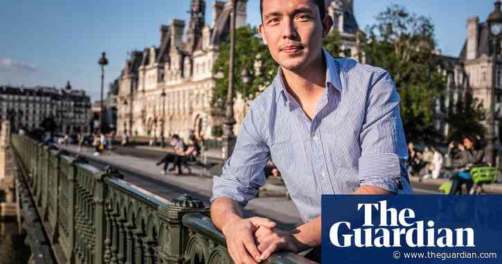 Apple whistleblower goes public over 'lack of action'