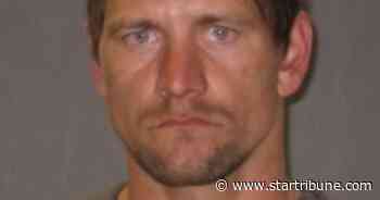 Minnesota man fleeing police swims across Red River, eludes capture