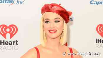 Katy Perry verrät: Adele überraschte sie im Morgenmantel - Bild der Frau