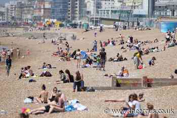 Health expert says busy beaches will hinder coronavirus fight