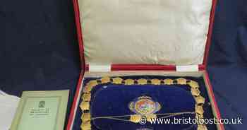 Lord Mayor gets replacement chains after dramatic theft of old ones