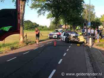 Automobilist gewond na botsing met boom in Lunteren