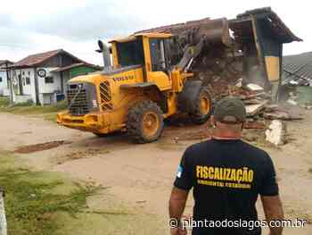 Advogado dos quiosqueiros confirma que demolição na Praia das Conchas foi "ilegal" - Plantão dos Lagos