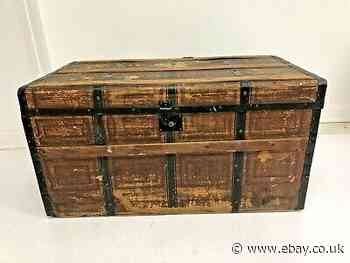 Vintage WOOD STEAMER TRUNK chest coffee table storage box luggage antique 21787