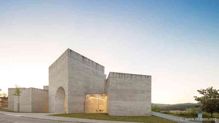 Spaceworkers interprets Romanesque architecture in concrete for Romanesque architecture interpretation centre