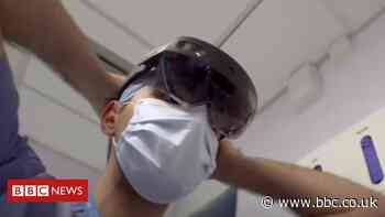 Coronavirus: Mixed reality headsets help medics treat Covid-19 patients