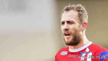 Lee Mossop: Salford captain extends contract with Super League club