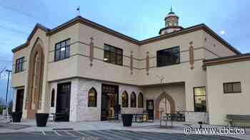 Ontario mosques find creative ways to celebrate Eid amid COVID-19, including drive-thru services