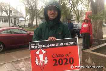 'It's nice to be acknowledged,' say Saskatoon's graduating Grade 12 students - News Talk 650 CKOM