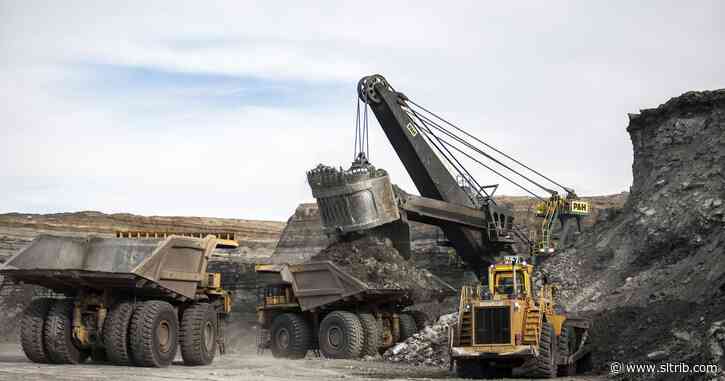 Judge nixes bid to stop coal sales that Trump revived
