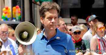 N.Y. lawmaker says blood bank turned him away 'for being gay'