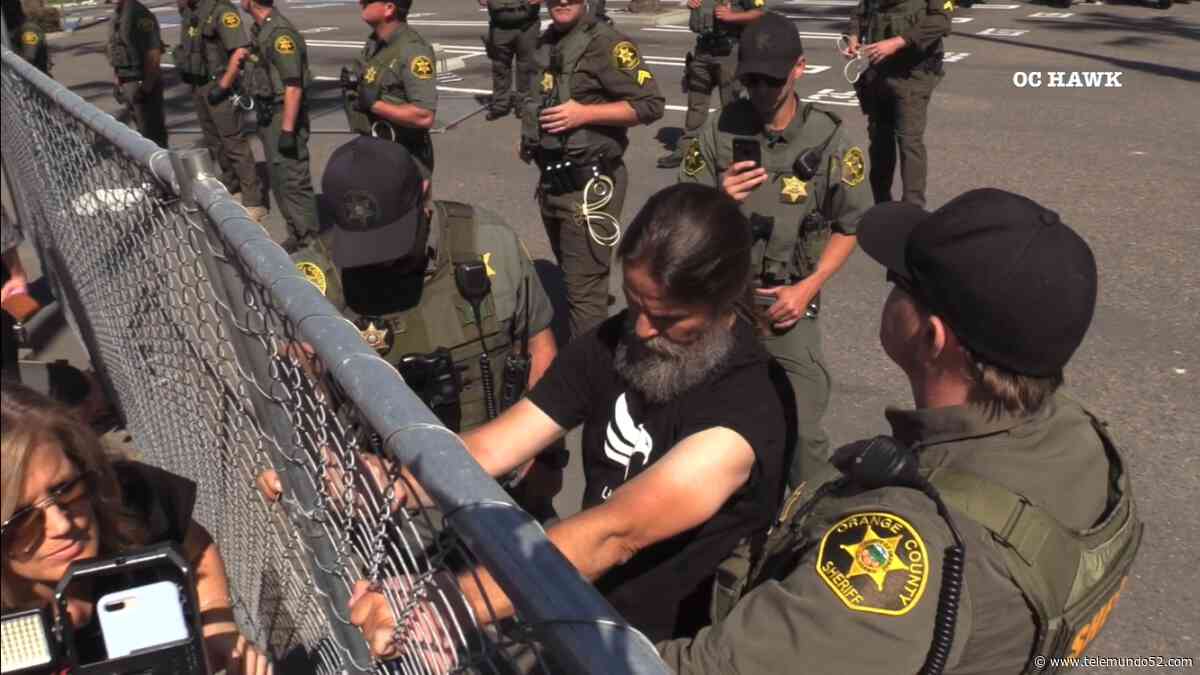 Arrestan a varios manifestantes en San Clemente - Telemundo 52