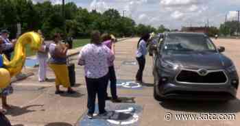 SLCC pins Medical Assistant, Nursing students in drive-thru ceremony - KATC Lafayette News