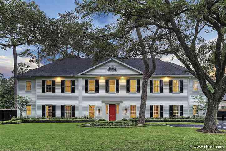 Traditional Hedwig Village home offers modern touches