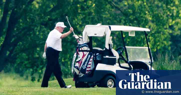 Trump tees up controversy as he plays golf in a pandemic